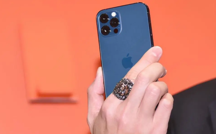 九所镇苹果手机维修分享iPhone12系列重启方法教程 