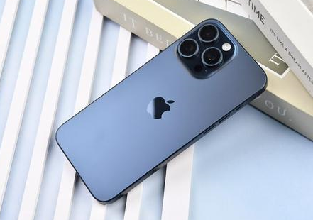 九所镇苹果维修点分享iPhone 15 Pro Max屏幕更换全新实操风险 